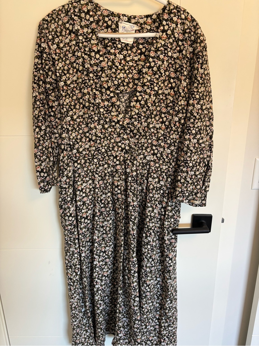 Vintage Panache Dress - Picture 1 of 5